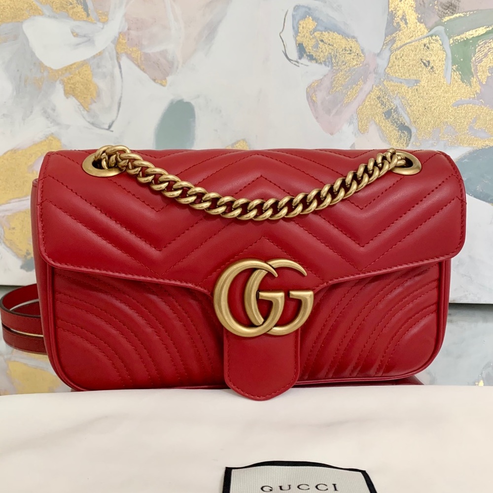 Gucci GG Small Marmont Matelasse Red Handbag - Picture 2 of 12